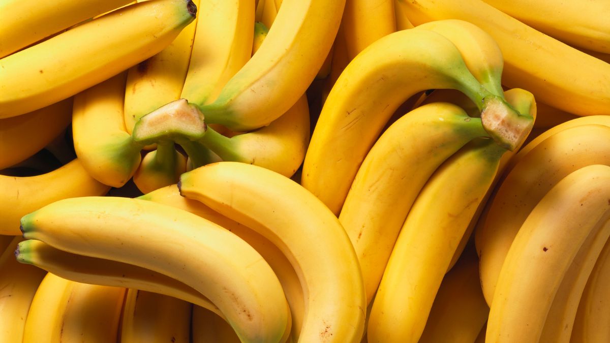 Bananas For Rs500, Dates For Rs1000, These Are Costs For Fruits In Pakistan During Ramadan