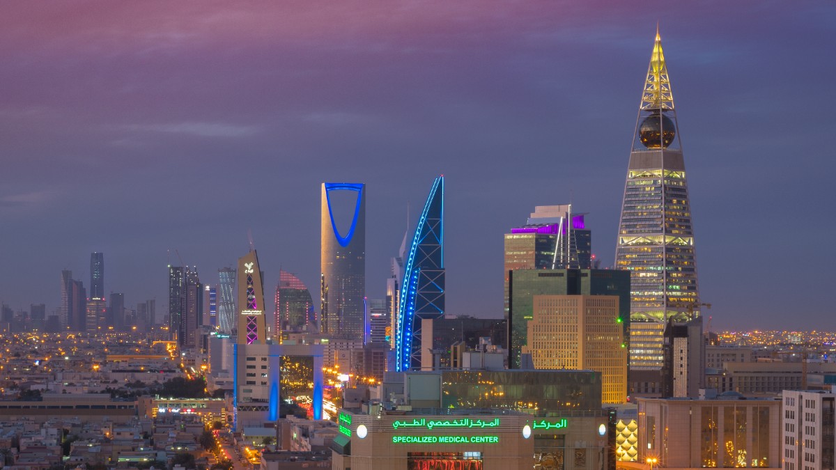 You Can Work In Saudi Arabia On Temporary Work Visa For Up To 6 Months. Here’s How