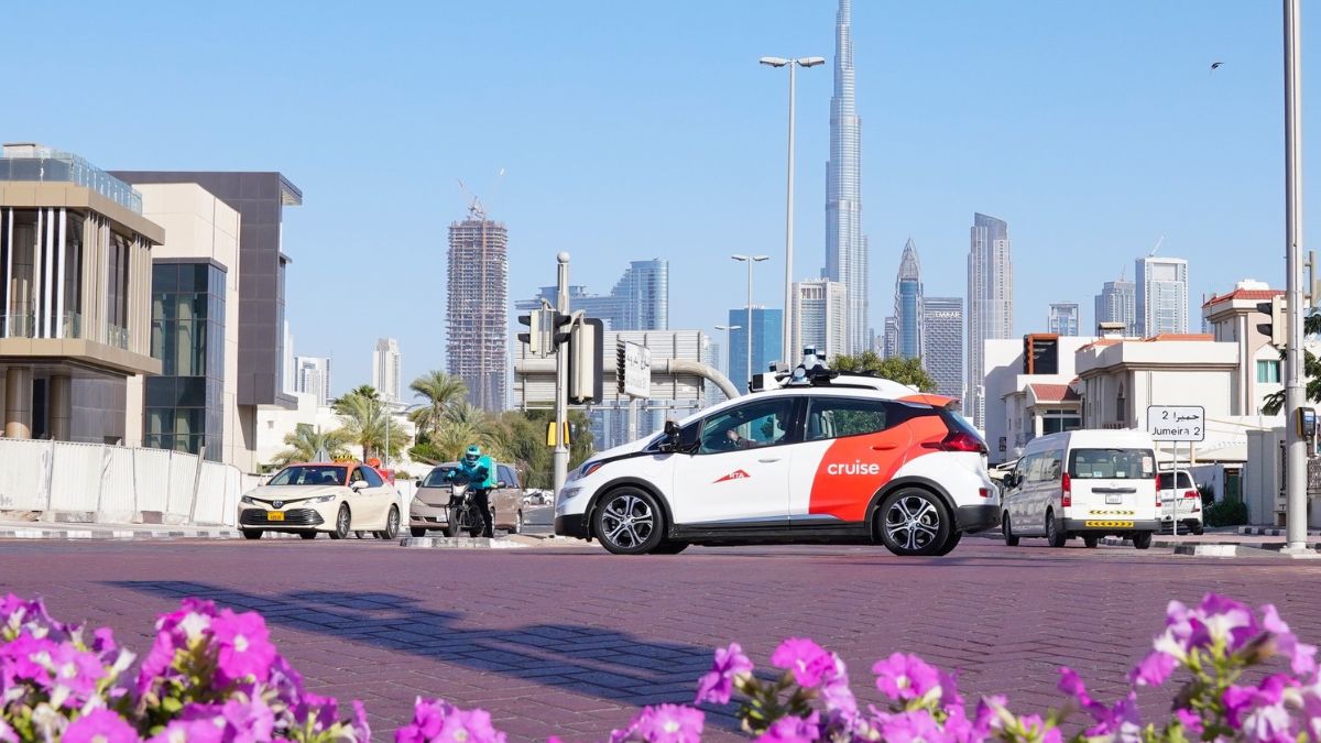 Dubai RTA’s Self-Driving Cabs Hit Jumeriah Roads To Collect Data & For Testing Purposes