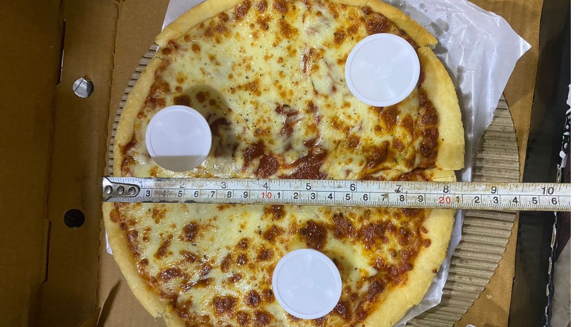 Woman Orders 10-Inch Pizza, Gets 8 Inches Instead. This Is Why We Have Trust Issues