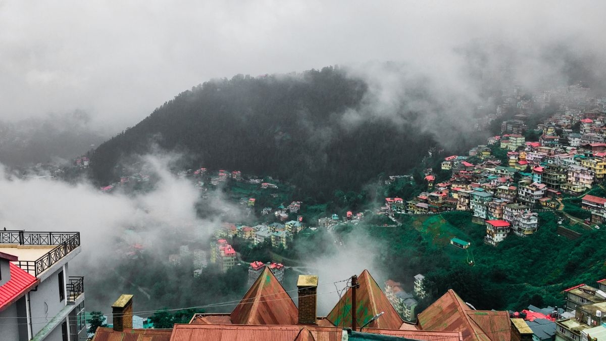 Tourists Flock Down To Shimla As Mercury Soars, 30,000 Vehicles Have Entered In 48 Hours