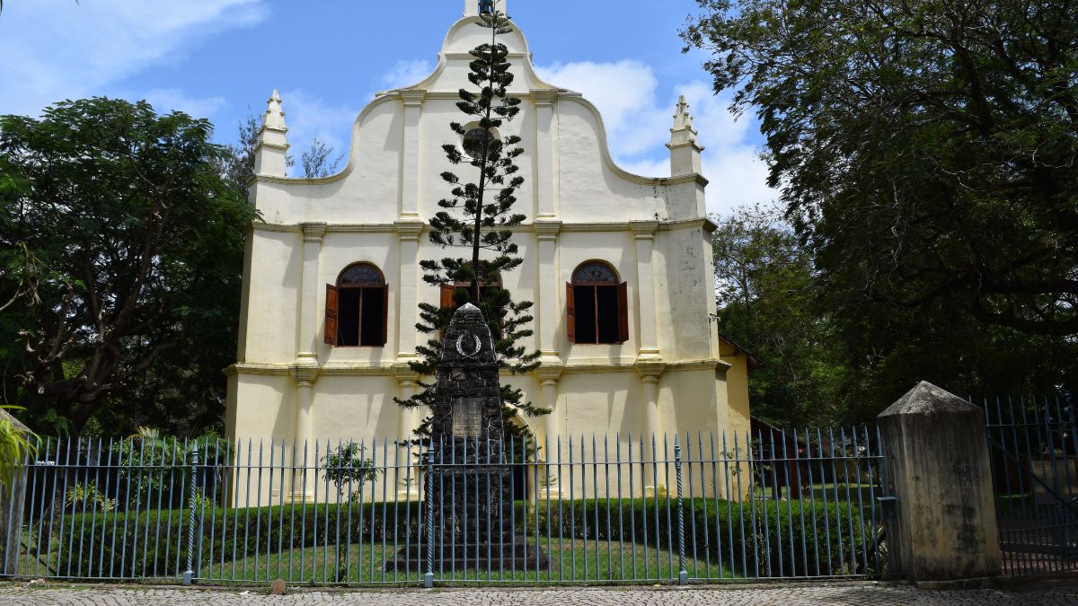 Vasco da Gama’s Tomb Still Lies At This Church In Kochi Which Is India’s Oldest European Church