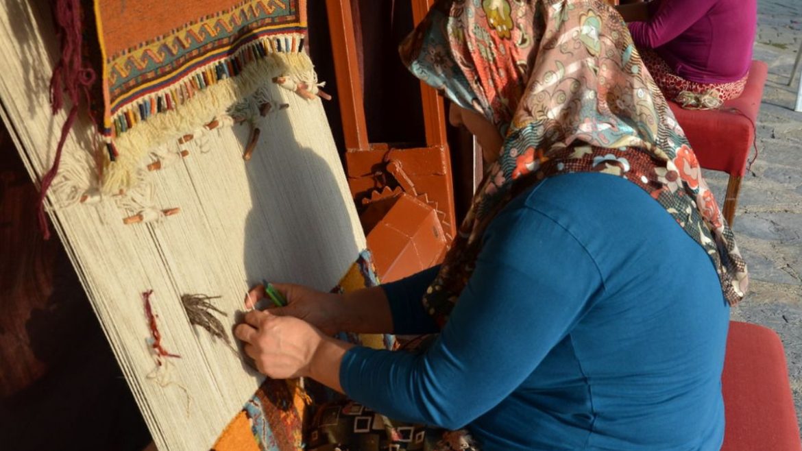 Since The Mughal Era, This Historical Town In UP Has Been The Heart Of Carpet Weaving In India