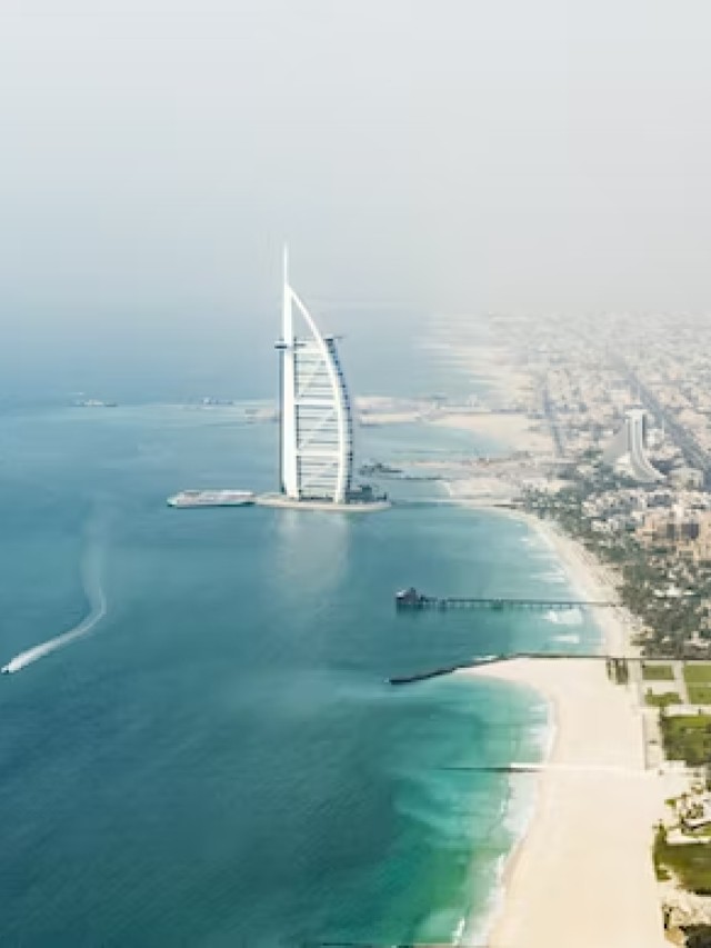 You Can Now Swim At These 3 Dubai Beaches At Night! Here’s All About It