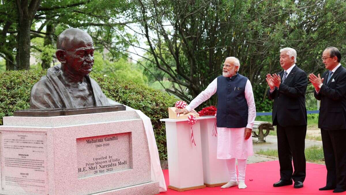 G7 Summit 2023 PM Narendra Modi Unveils A Bust Of Mahatma Gandhi In Japan’s Hiroshima