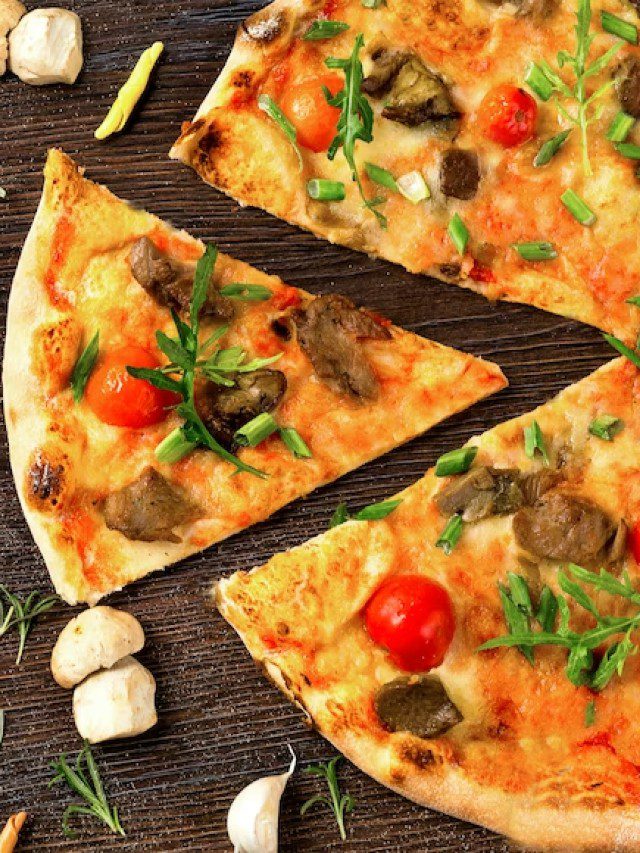 7 Weirdest Pizzas That You Need To Dare Your Buddy To Try