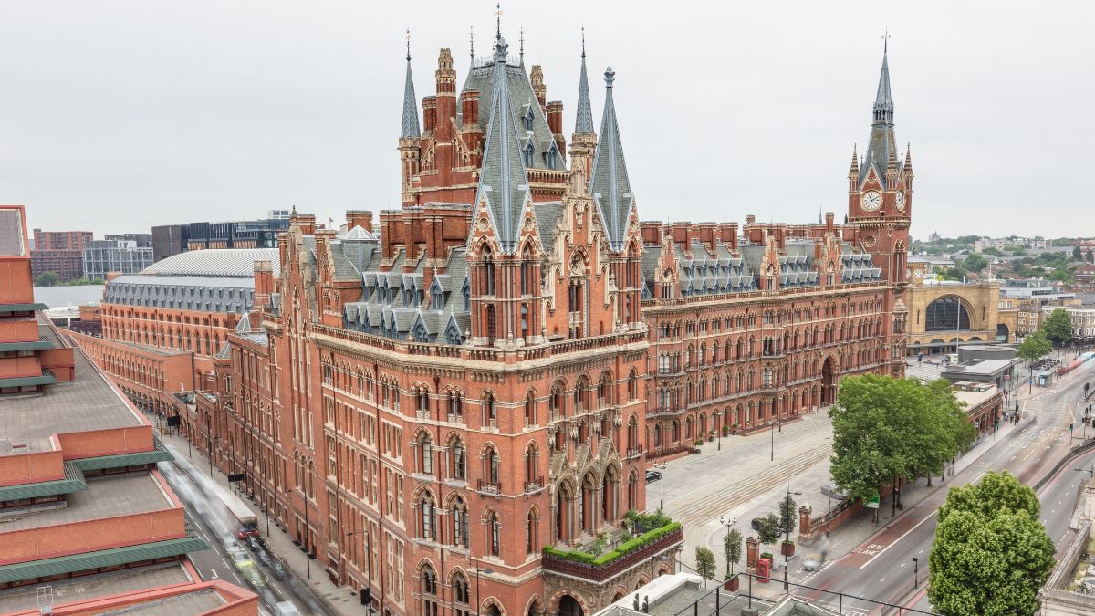 Standing Tall Since 1873, This 150-YO Hotel In London Is A Time-Machine To The Past