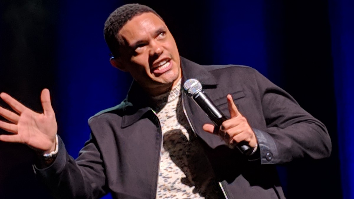 Trevor Noah Is All Set To Bring His Sharp Wit To Dubai This October!