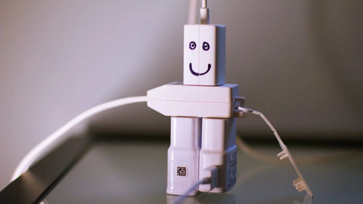 7000 Travel Adapters Have Been Recalled From Shelves; International Travellers, Exercise Caution!