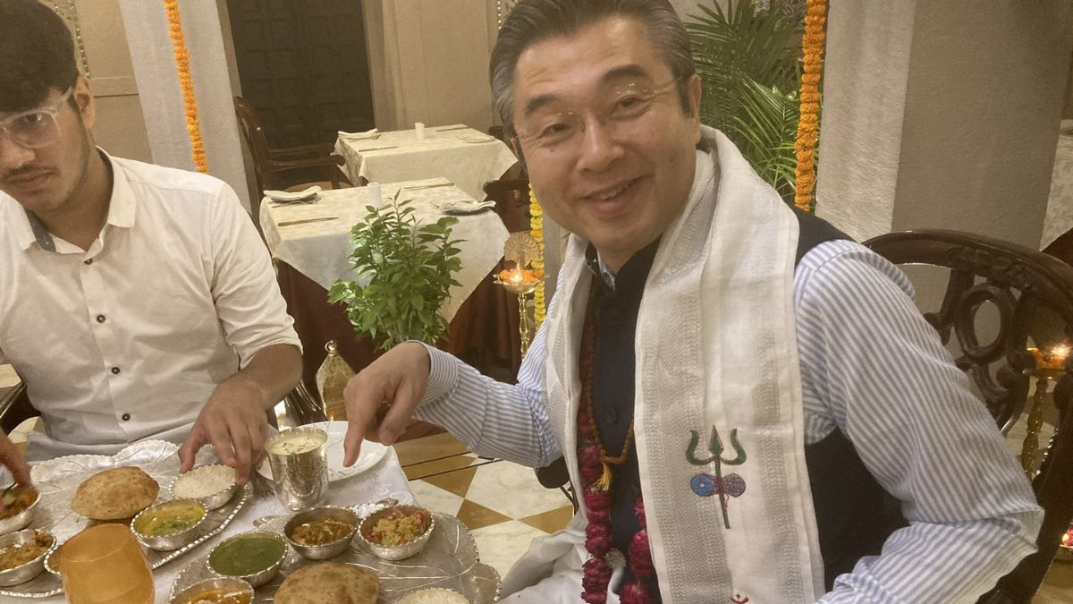 Japanese Ambassador Hiroshi Suzuki Attends Aarti, Relishes Banarasi Thali And Golgappa In Varanasi 