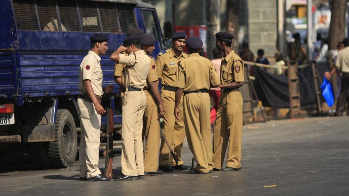 Mumbai Police Bans Public Gatherings Till June 11. Check Out What’s Allowed And What’s Not!