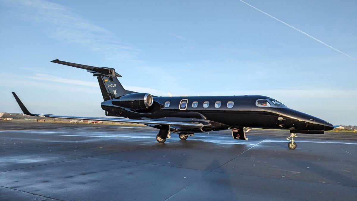 Millionaire Sells His Private Jet After Learning Its Environmental Impact; Compares It To Cocaine Addiction