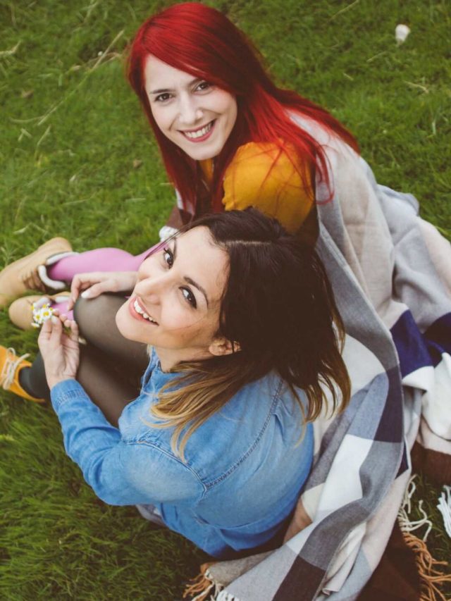 Girlfriends (2)