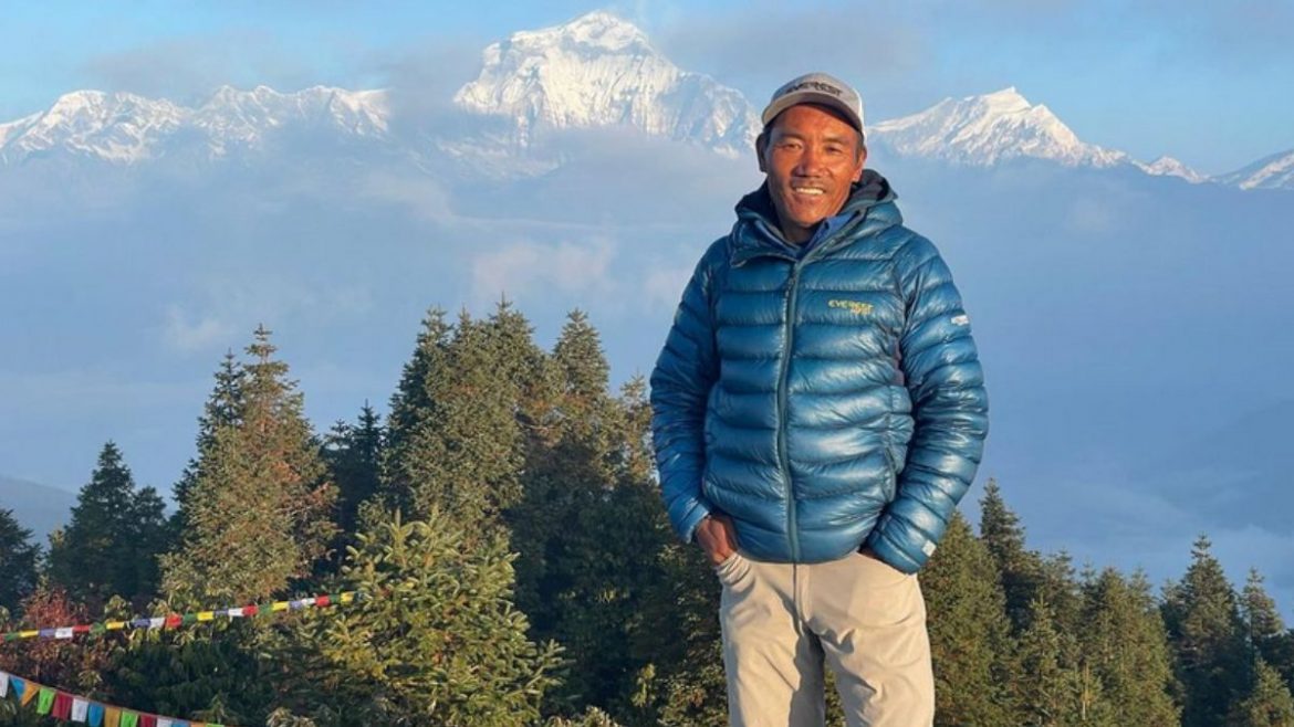 Nepals Sherpa Kami Rita Climbs Mount Everest For 28th Time And Breaks His Own Record