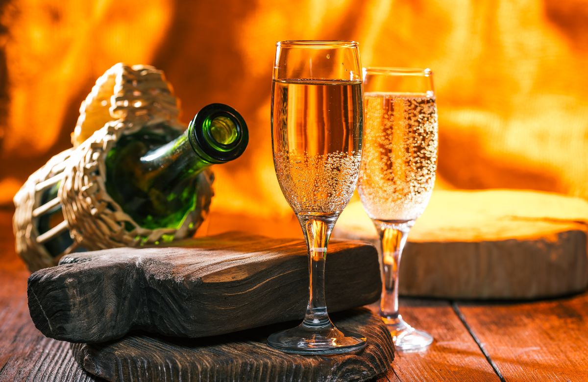 Prosecco Vs Champagne: Which Is More Suited For Summers?