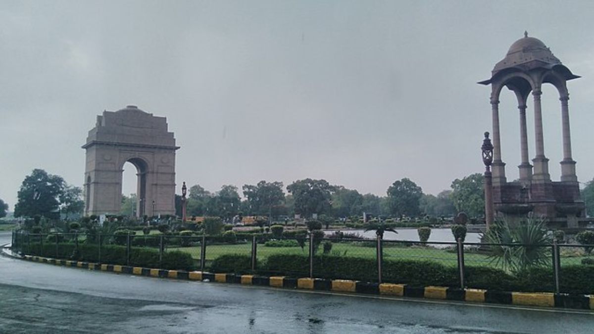 After 62 Years, Delhi & Mumbai Welcome Monsoon Season On Same Day; Hi-5 Mumbaikars & Delhiites!
