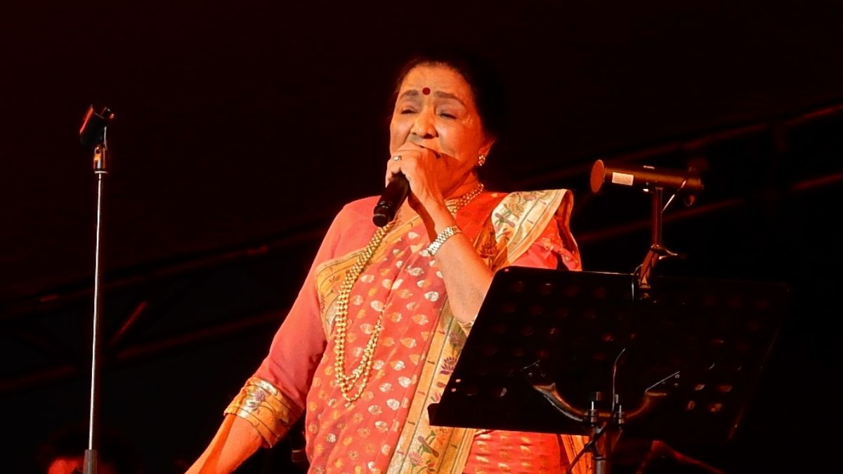 Legendary Singer Asha Bhosle Is Performing In Dubai This September, So Book Your Tix!