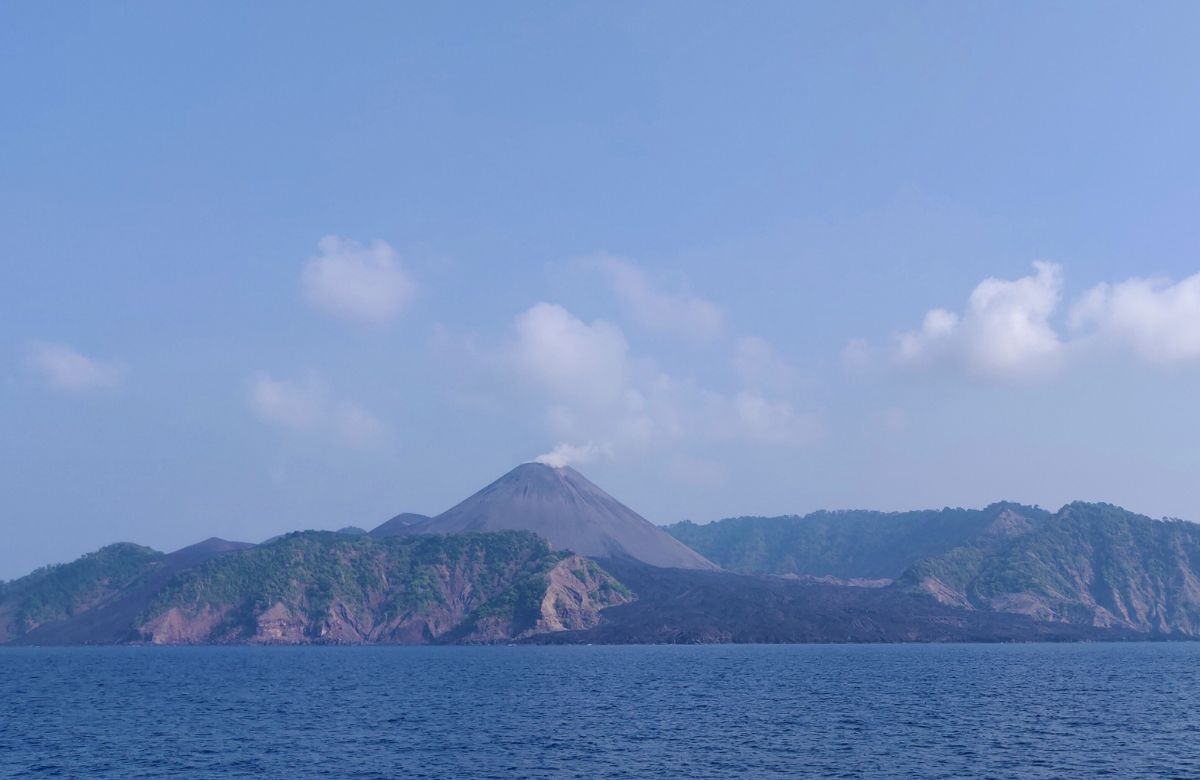 Home To India’s Only Active Volcano, Take A Trip To The Barren Island Of Andaman & Nicobar Islands