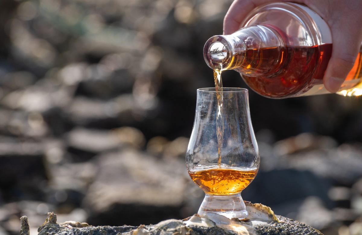 7 Japanese Whiskies In India To Try If You Wanna Add Japanese Finesse To Your Drinks