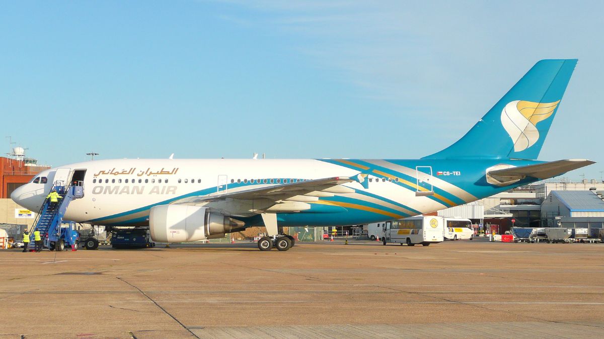 Oman air on-time airline
