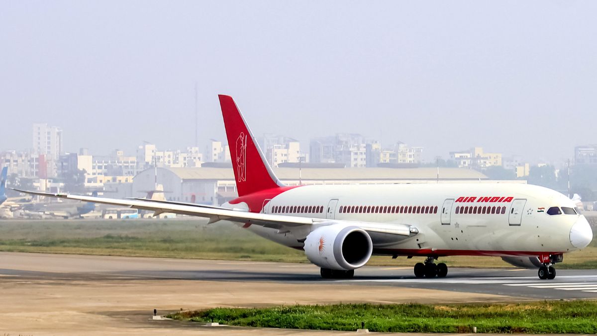 40-YO Man Spits, Urinates & Defecates On Air India Mumbai-Delhi Flight; Arrested