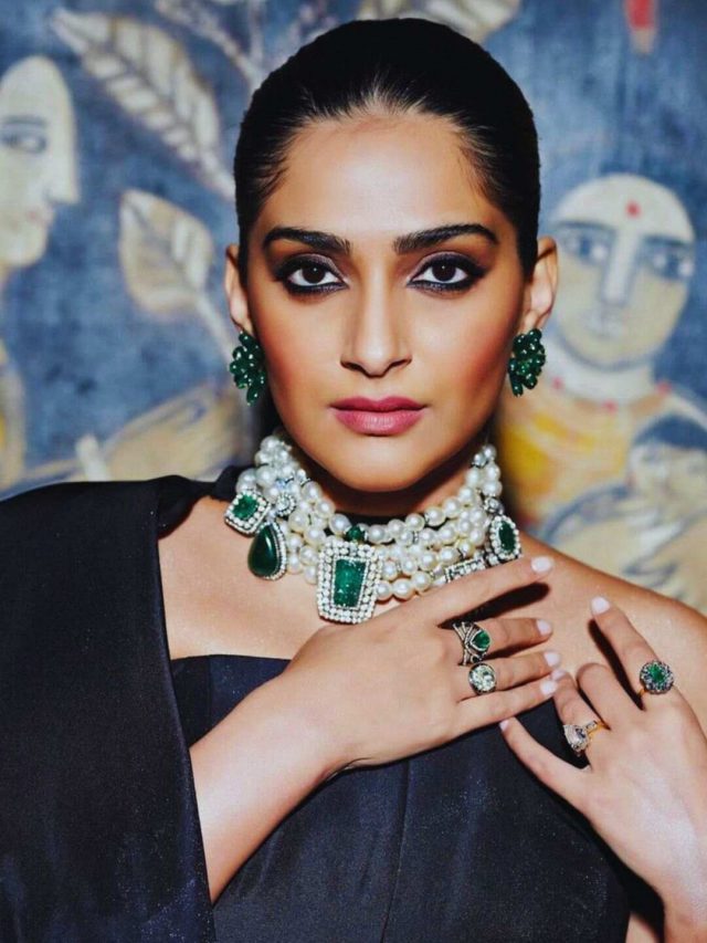 Sonam Kapoor (1) (1)