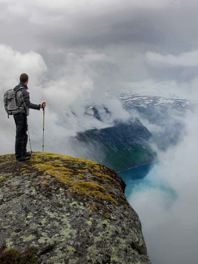trekking
