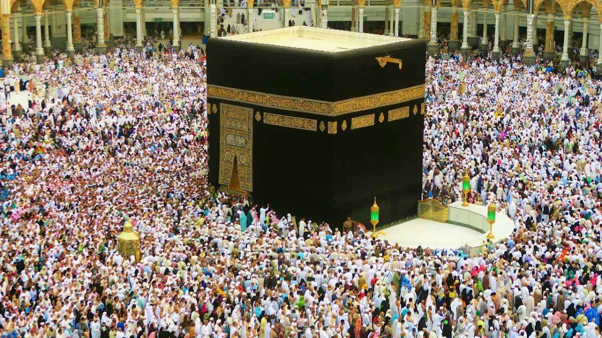 150 UAE Residents Left Heartbroken As Hajj Pilgrimage Gets Cancelled Because Of Travel Agency