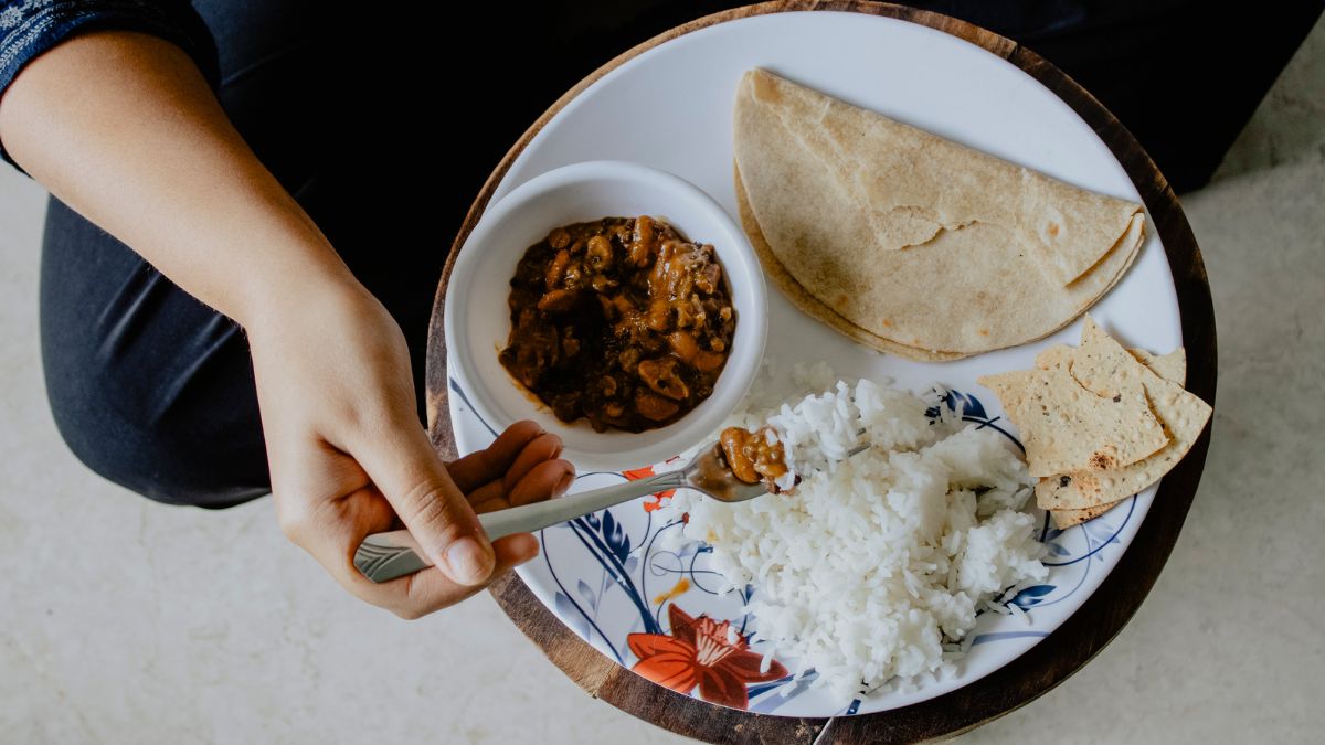 Is White Rice Better Than Wheat Roti? Here’s What Nutritionist Rashi Chowdhary Suggests