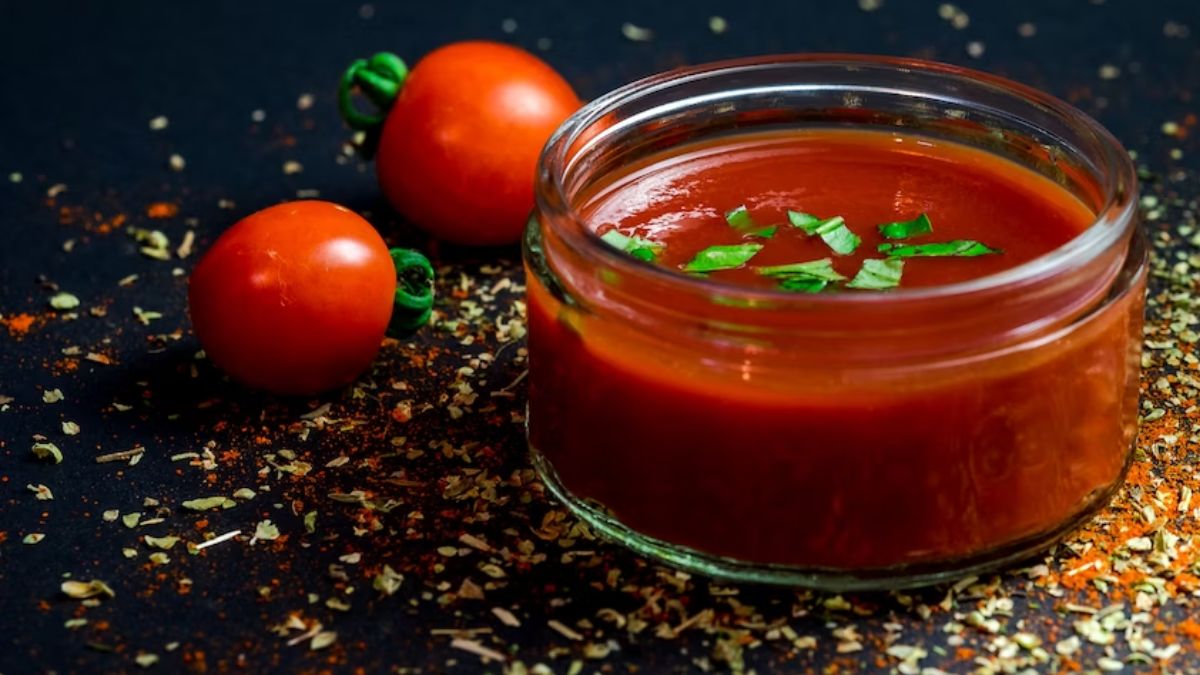 Ditch That Bottled Ketchup Immediately And Try This Homemade, Sugar-Free Healthy Alternative