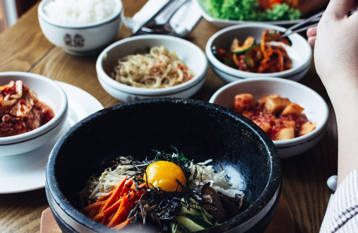 Relish The Flavours Of Korean Bibimbap Amidst Nature; A Guide To The Best Bibimbap Picnic