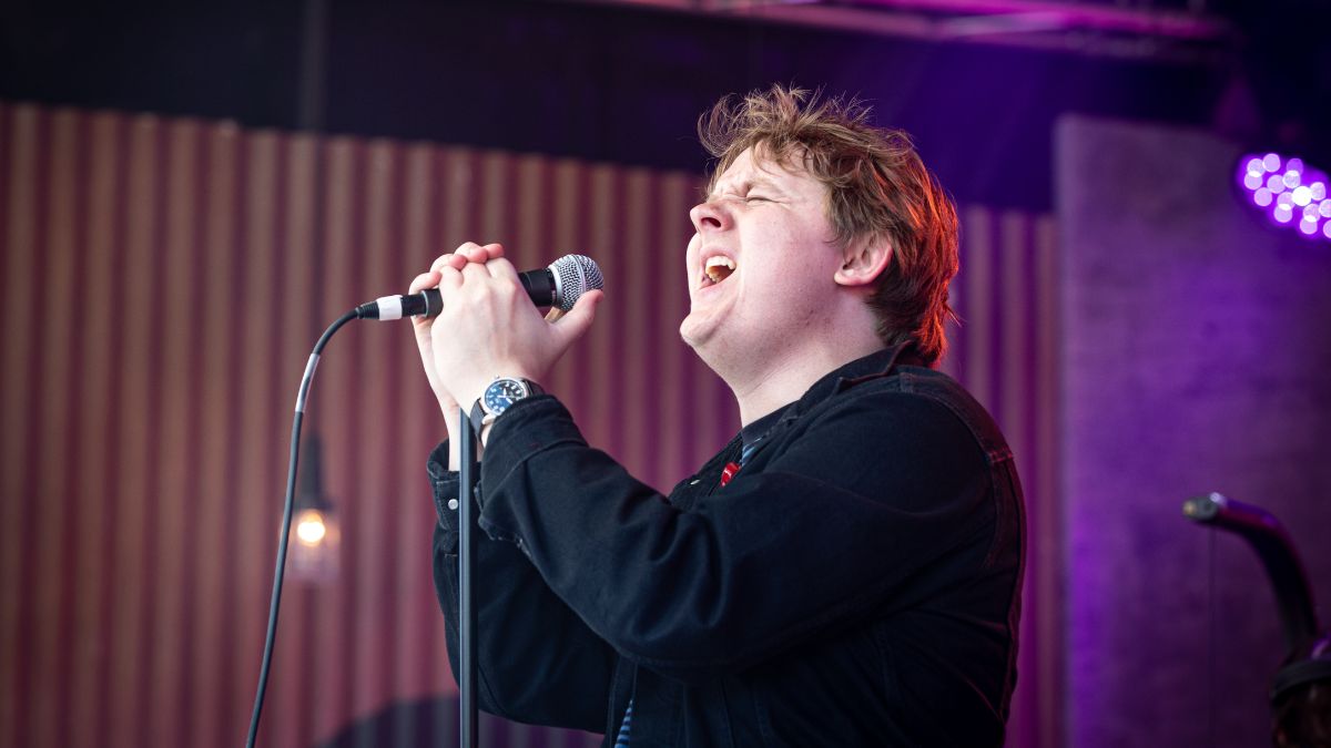 Lewis Capaldi dubai