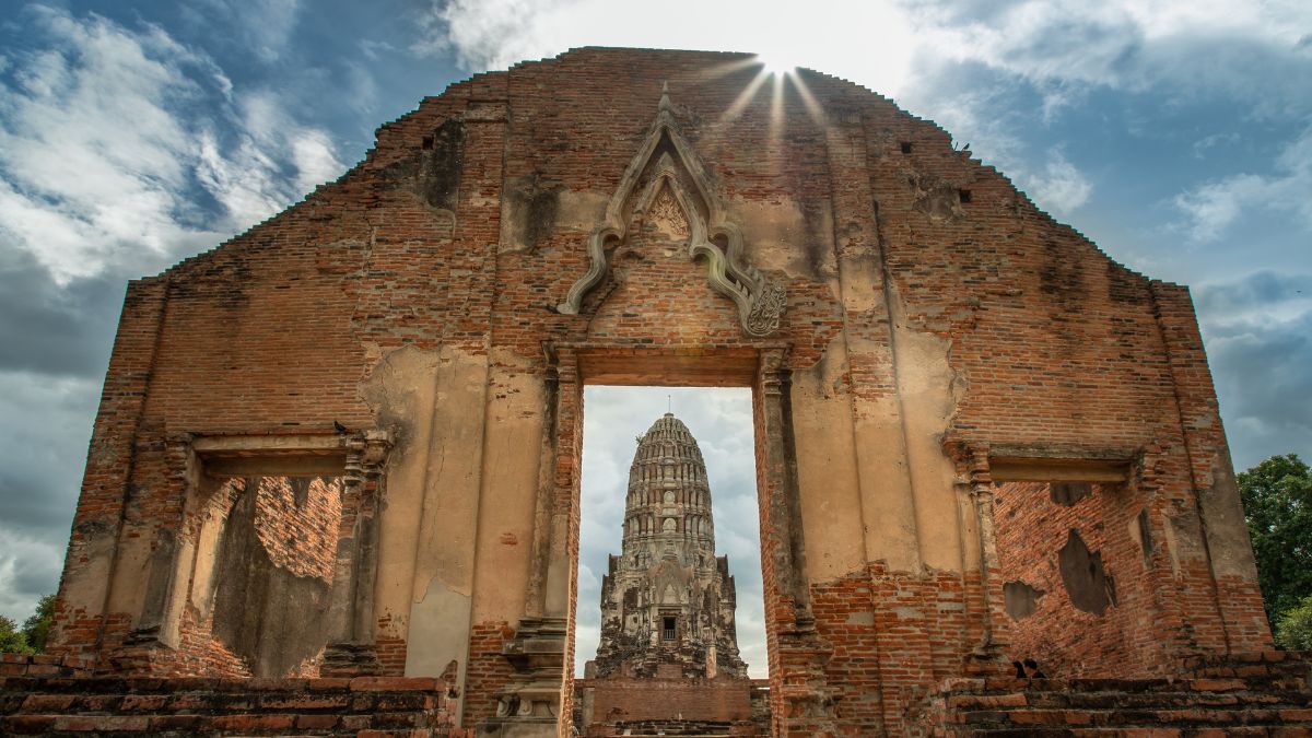 Dr. S. Jaishankar Visits Wat Ratchaburana In Thailand’s Ayutthaya Park; Here’s Why It’s A Must-Visit 