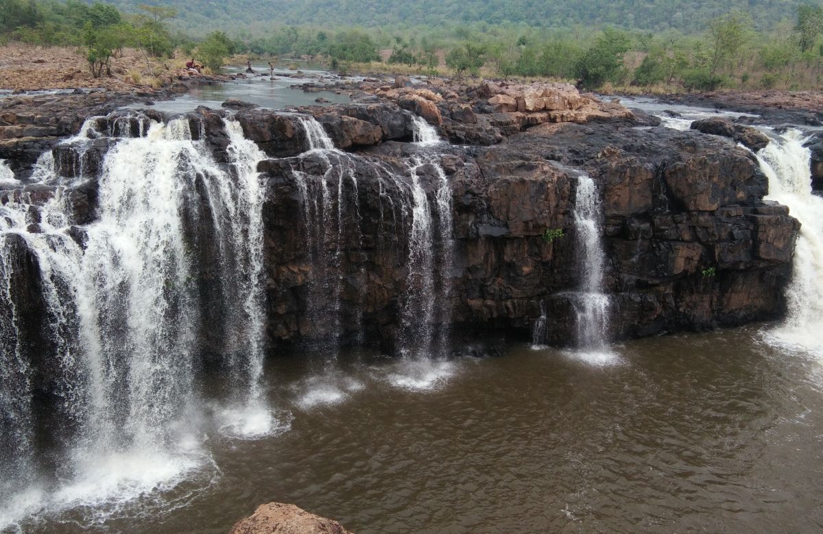 Just 140 Km From Warangal, This Lesser-Known Bogatha Waterfall Is A Must-Visit Monsoon Wonder