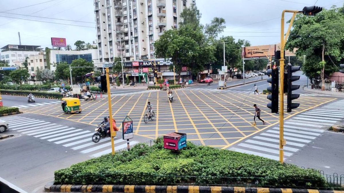 Ahmedabad’s New Yellow Junction Box Combats Traffic Jams; Bengaluru, Mumbai, Delhi In Dire Need Of It