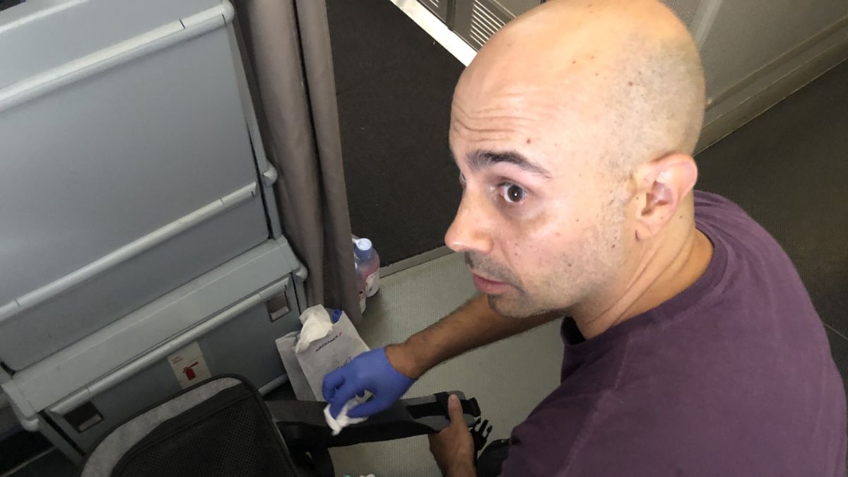 Air France Passenger Tweets About Blood-Soaked Carpet In The Flight, Airline Apologises