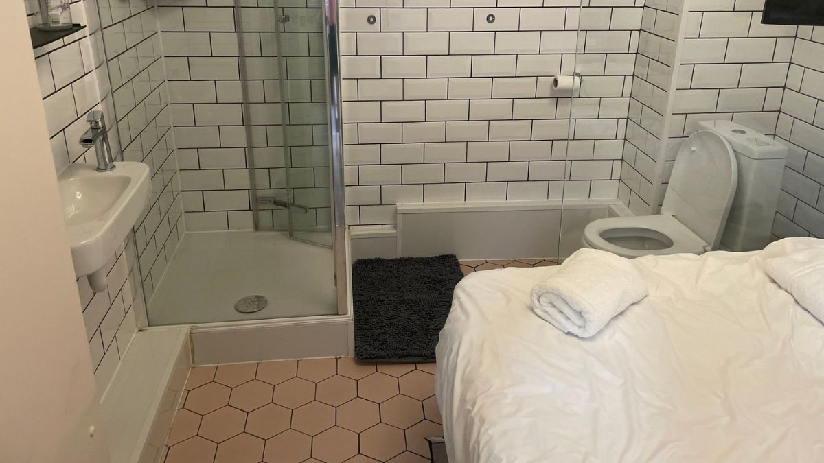 You’ve Heard Of Breakfast In Bed, Now Get Ready For Bed In Bathroom; Check Out This Airbnb!
