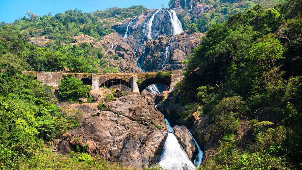 From Jalavane To Sanvordem, These 70 Waterfalls In Goa Are Drawing Instagrammers