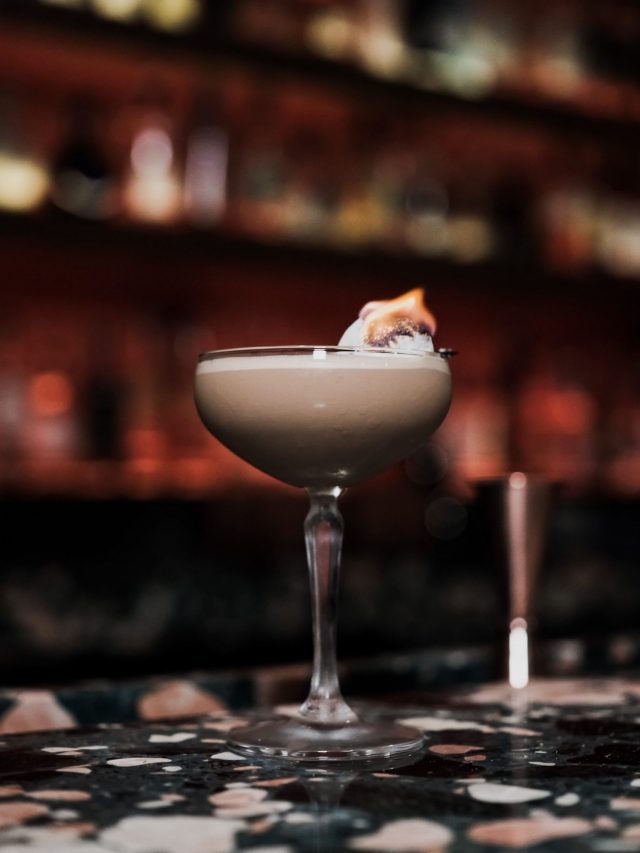 6 Best Flaming Cocktails You Must Order At A Bar