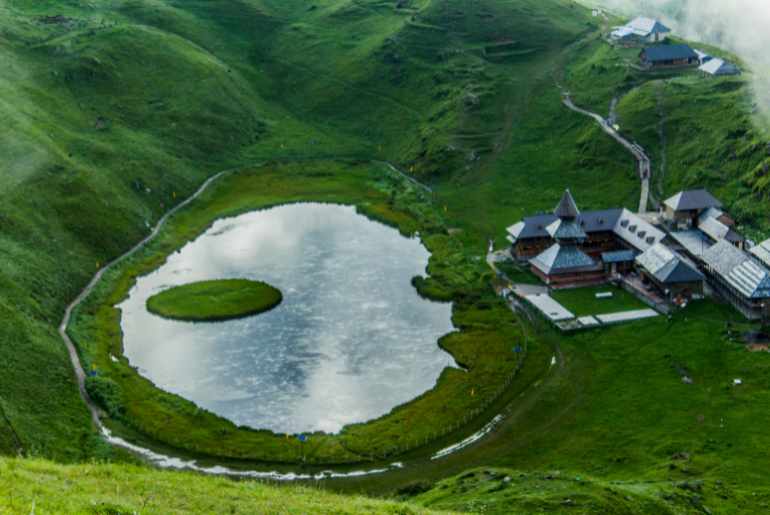 himachal pradesh artificial lakes