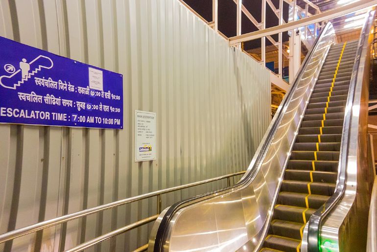 escalator at mira road station 