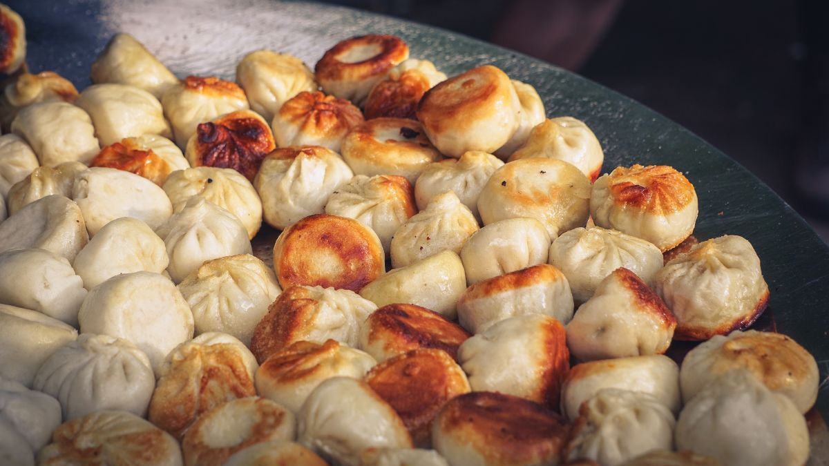 25-Year-Old Man Died After Eating 150 Momos During A Momo-Eating Challenge In Bihar!