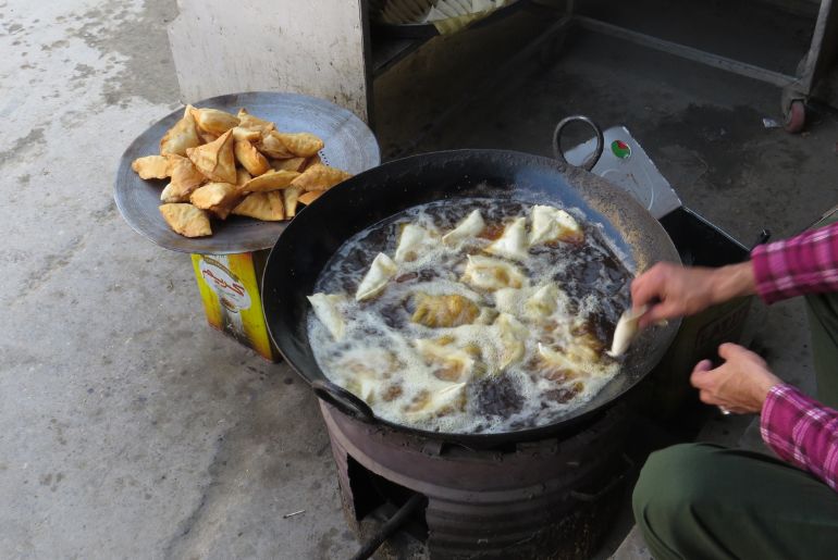 samosa stall in lucknow