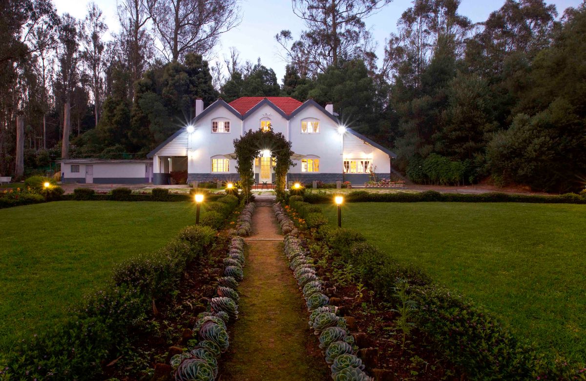 This 1936 Vintage Colonial Stay In Ooty Looks Straight Out Of History Books, But In Colour