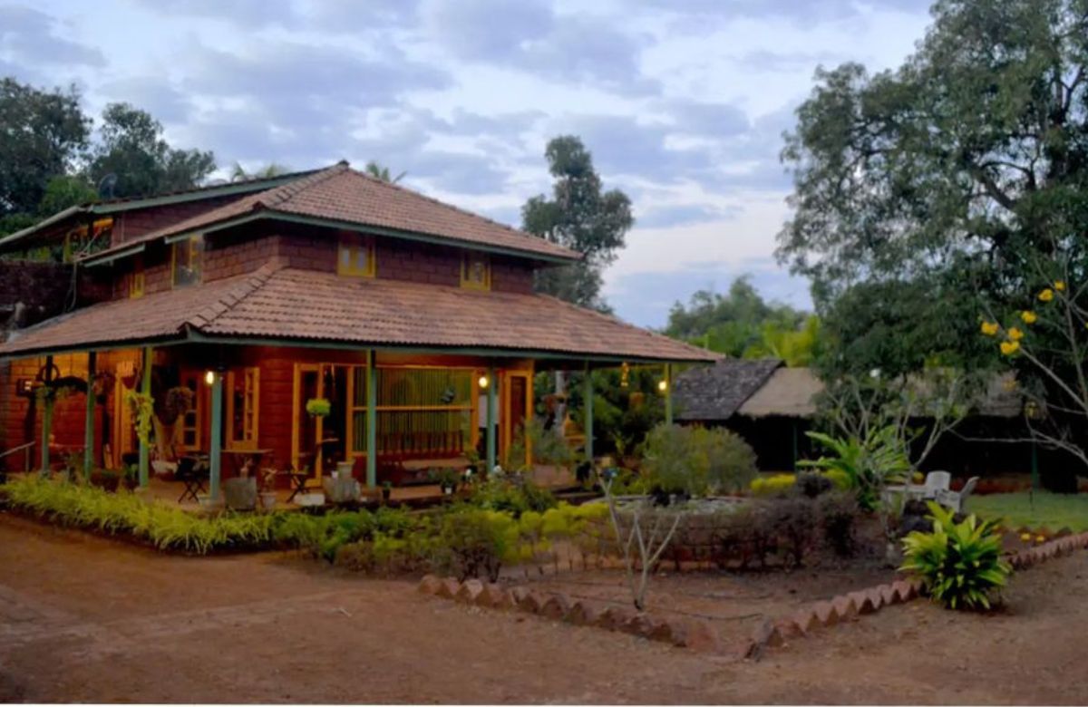 Just 6Hrs Away From Mumbai, This Rustic Farmstay Lets You Connect To The Simpler Joys Of Life