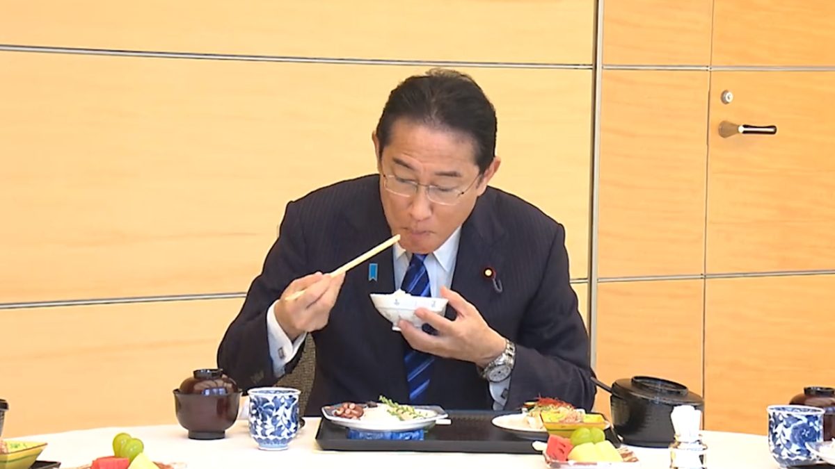 Dismissing The Fear Behind Eating Seafood From Radioactive Areas, Japan’s PM Eats Fish On Camera