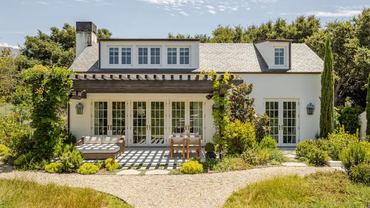 People, You Can Stay At Gwyneth Paltrow’s California House For FREE. Here’s How!