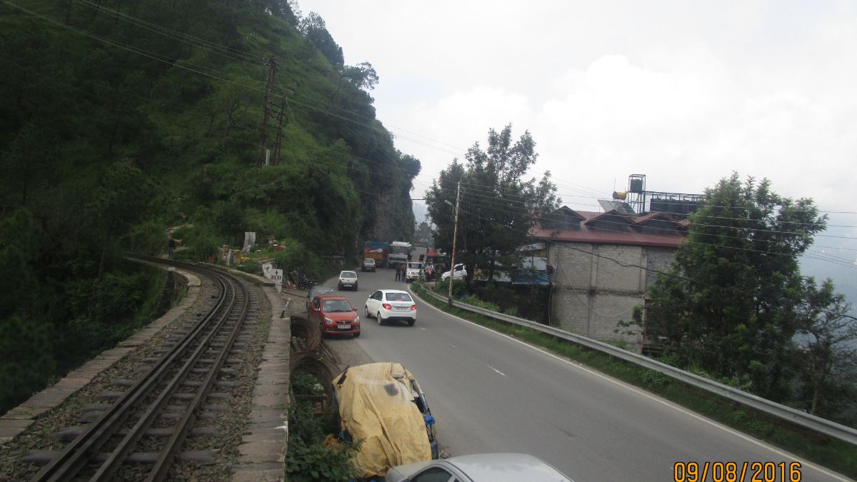 Kalka-Shimla Highway Closed For 5th Day In A Row; Shimla Tourism Dips, Hotels At 1% Occupancy