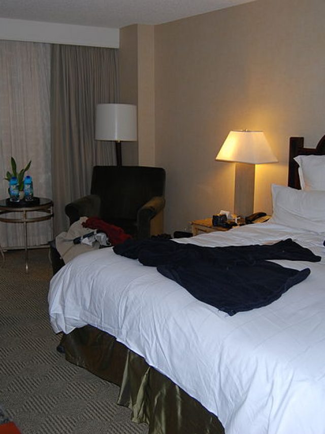 hotel room dos and don'ts