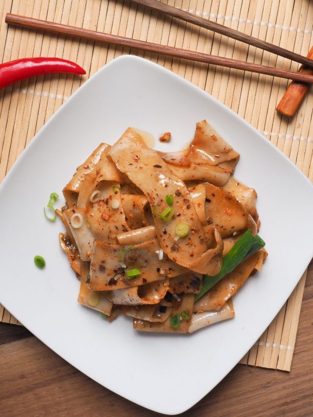 What Is Biang Biang Hand Pulled Noodles That S Taking Over The Internet What Is Biang Biang Hand Pulled Noodles That S Taking Over The Internet